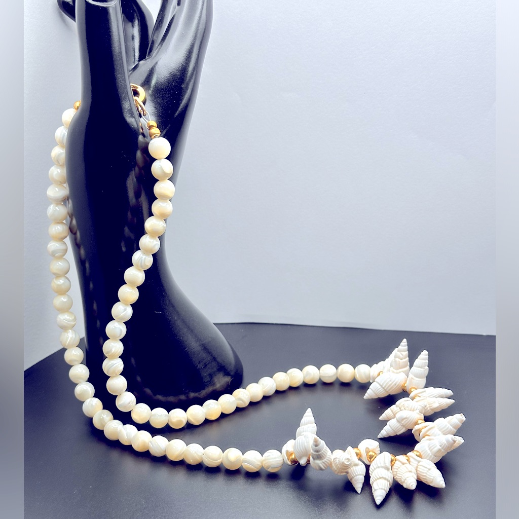 Mother Of Pearl Spiral Shell Natural Necklace Size 20 65$